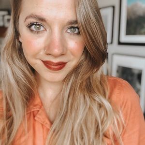 Meet your Posher, Julia